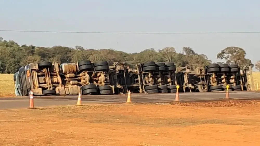 BR-436 segue bloqueada por vazamento de etanol até quinta