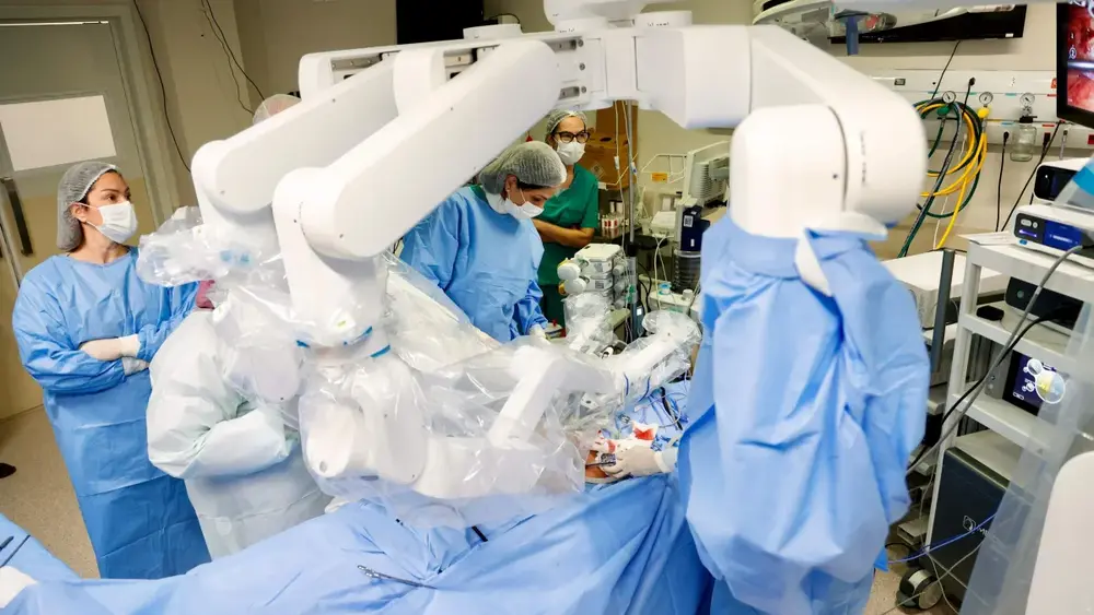 Brasil, Chile e Panamá fazem cirurgia robótica simultânea inédita