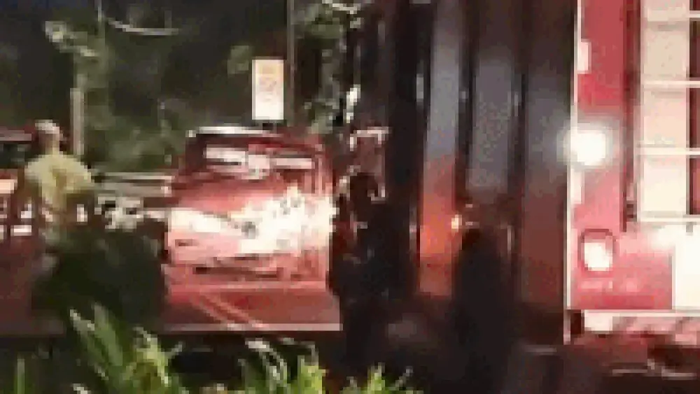 Caminhão tomba e interdita avenida após acidente em Campo Grande