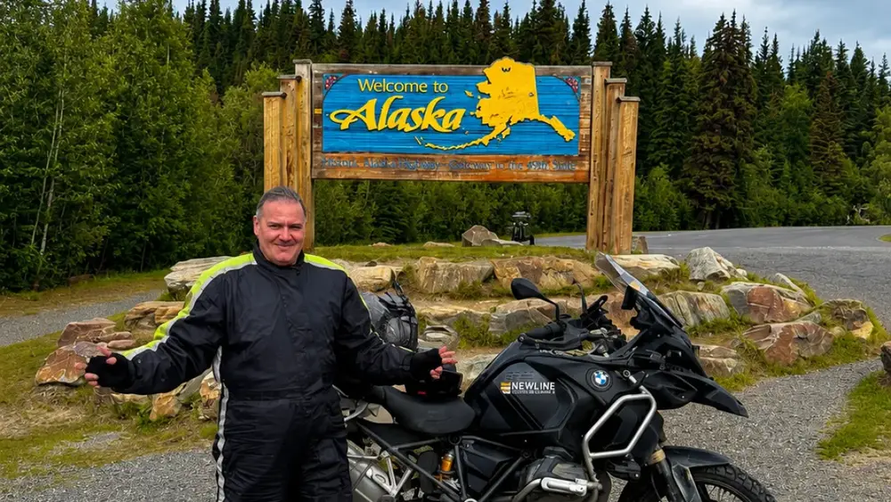Celinho recusa trocar a moto no Canadá e segue viagem