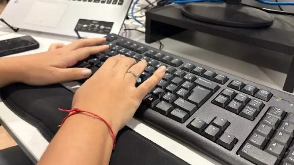 Computador volta a crescer em lares brasileiros após 9 anos