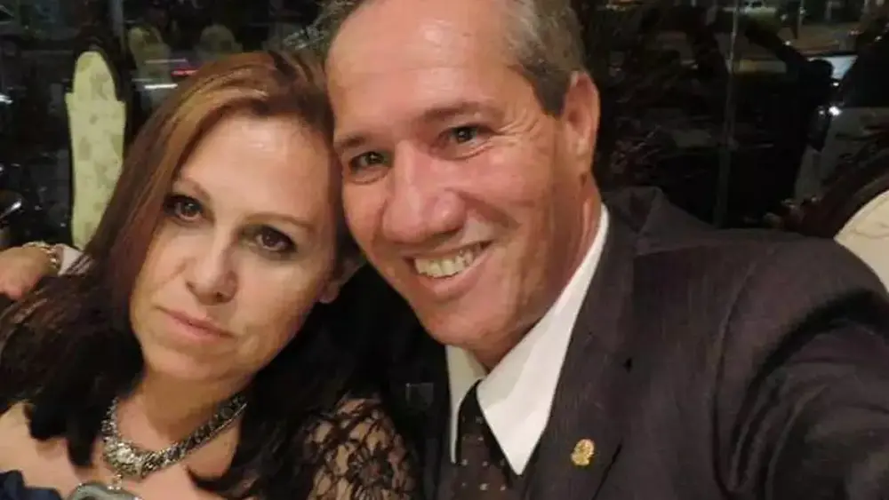 Condenado por mandar matar esposa morre na prisão