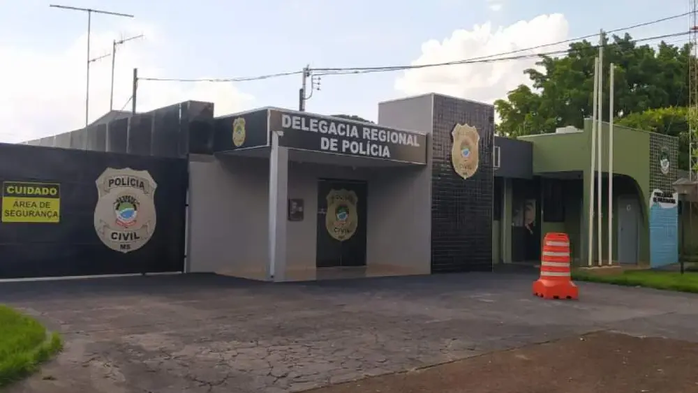 Homem esfaqueia ex por ciúmes e alega que queria 'assustá-la