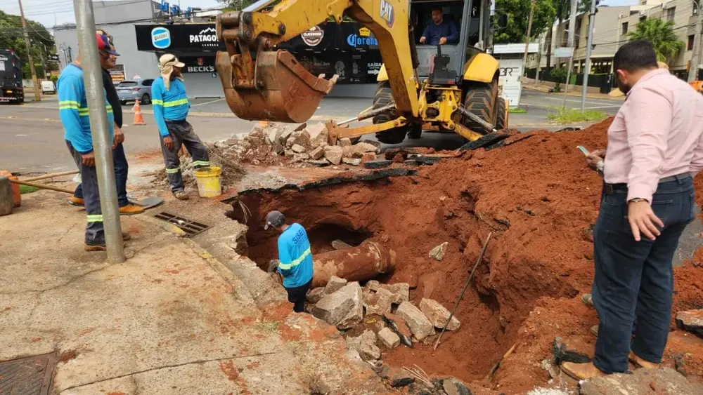 Obra interdita trecho da Rua Joaquim Murtinho, em Campo Grande