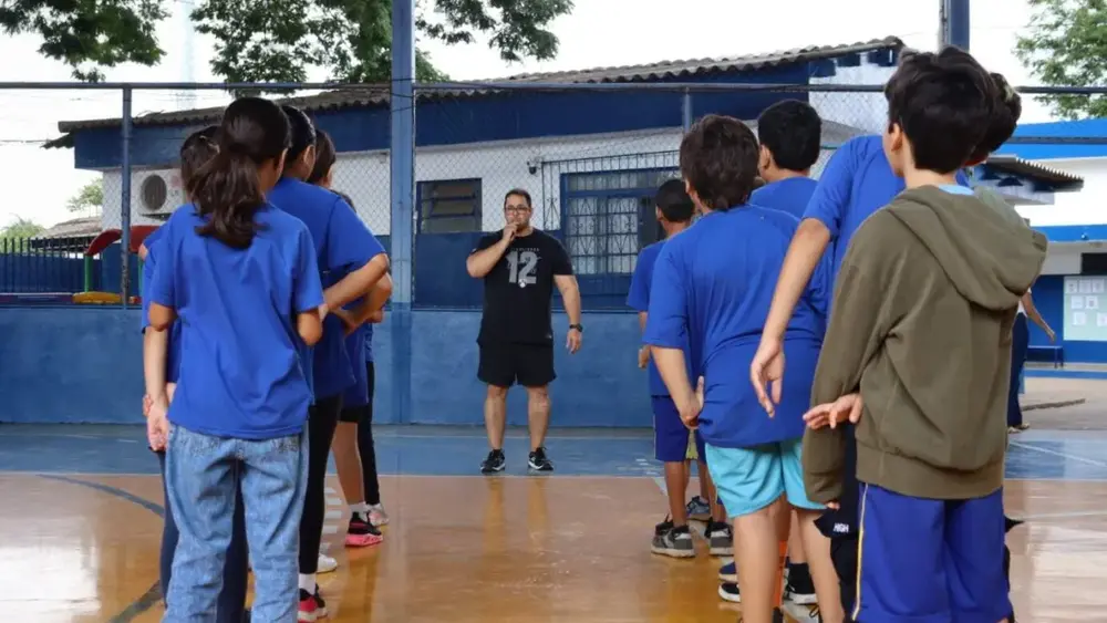 Pais se reinventam para estar mais presentes na rotina dos filhos