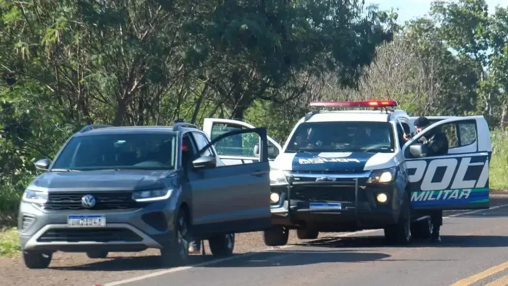 Paratleta é preso com carro furtado ao tentar despistar a PM na BR-262