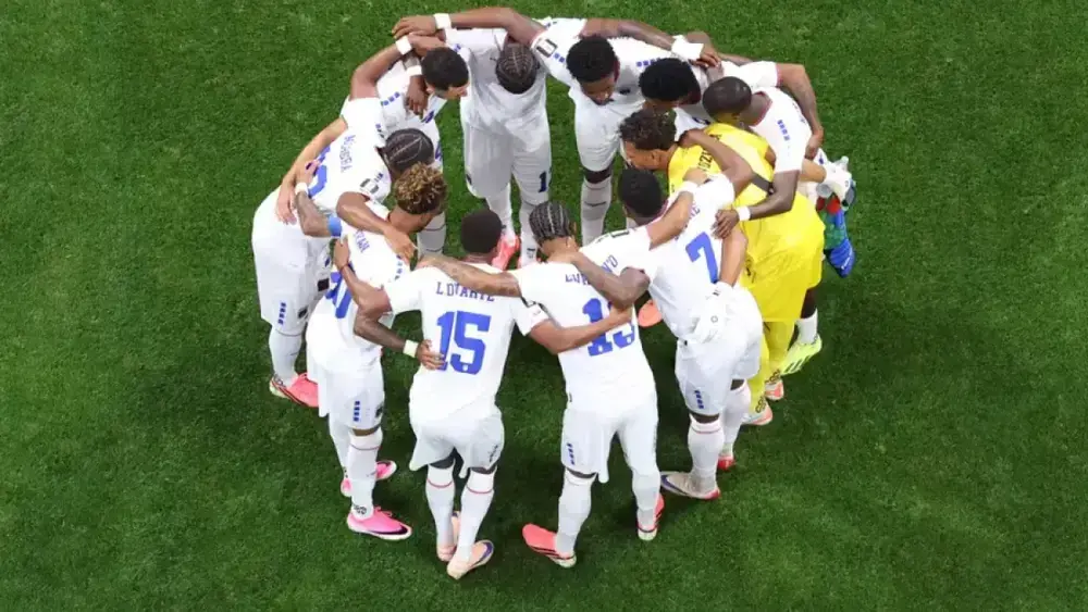 Uruguai e Cabo Verde empatam com golaço histórico em Miami