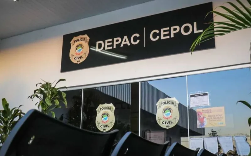 Menino de 6 anos é abandonado sozinho em casa e caso vai para delegacia