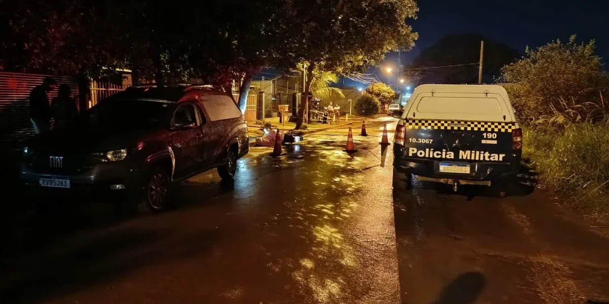 Jovem é morto a tiros ao reduzir velocidade em quebra-molas
