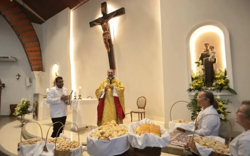 Santo Antônio: caridade supera fama de casamenteiro